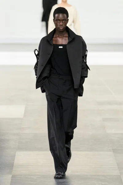 Look 13